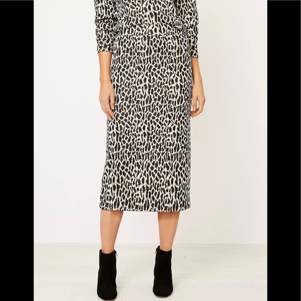 Leopard pencil skirt by Loft